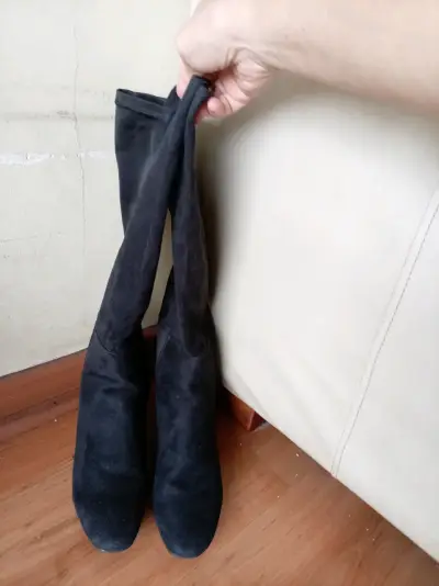 Botas negras de gamuza para mujer - miniatura 1