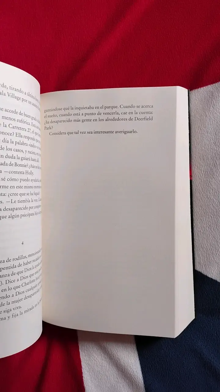Libro 'Holly' de Stephen King en español - 5