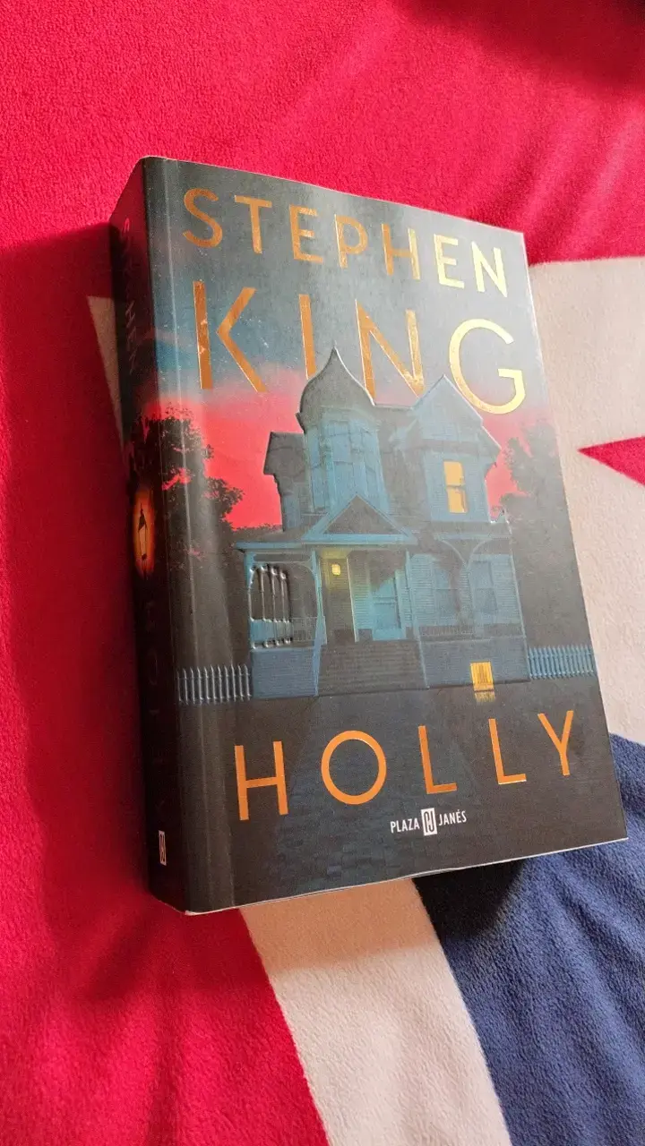 Libro 'Holly' de Stephen King en español - 6