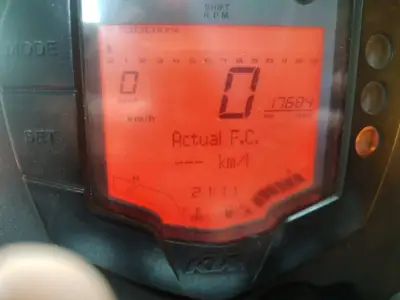 Moto KTM Duke 200 en buen estado - miniatura 4