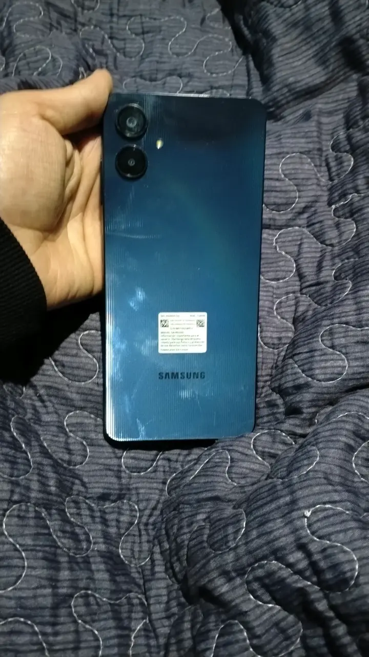 Smartphone Samsung Galaxy A06 en buen estado - 4