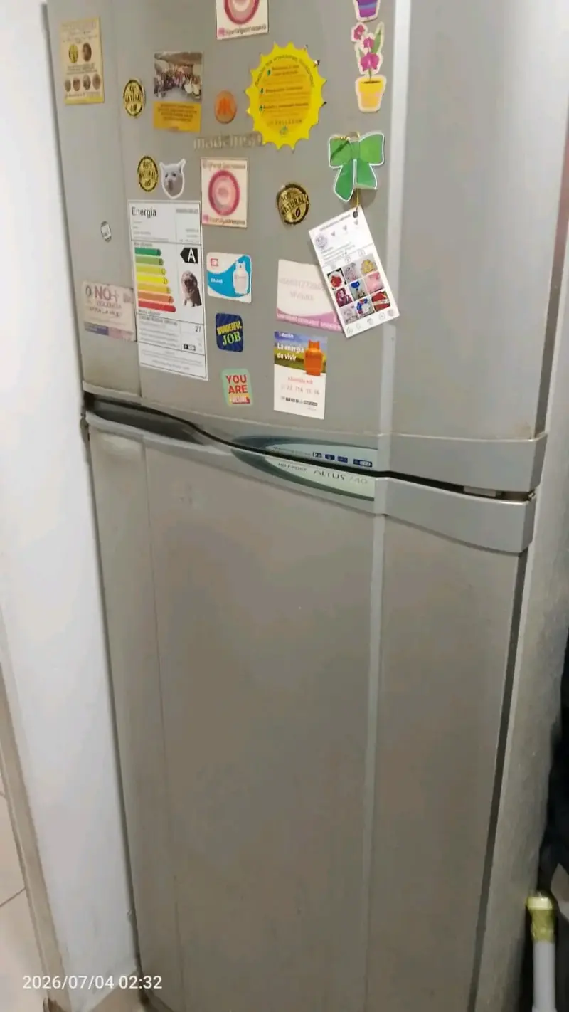Refrigerador Altus 340 litros gris