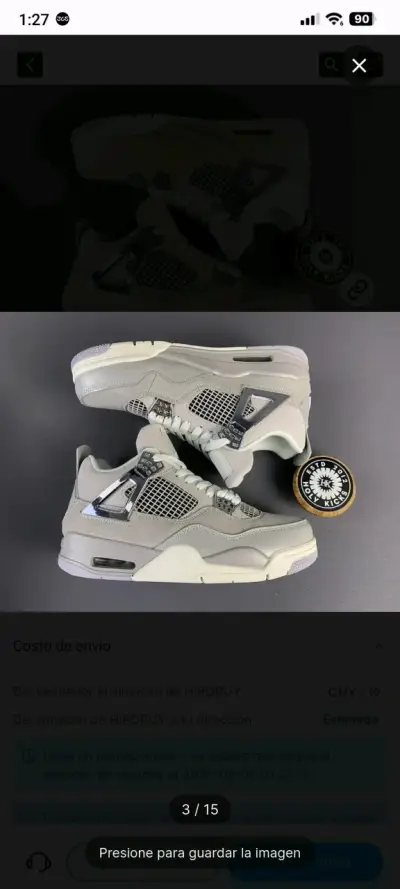 Zapatillas deportivas blancas con detalles negros y rojos - miniatura 3