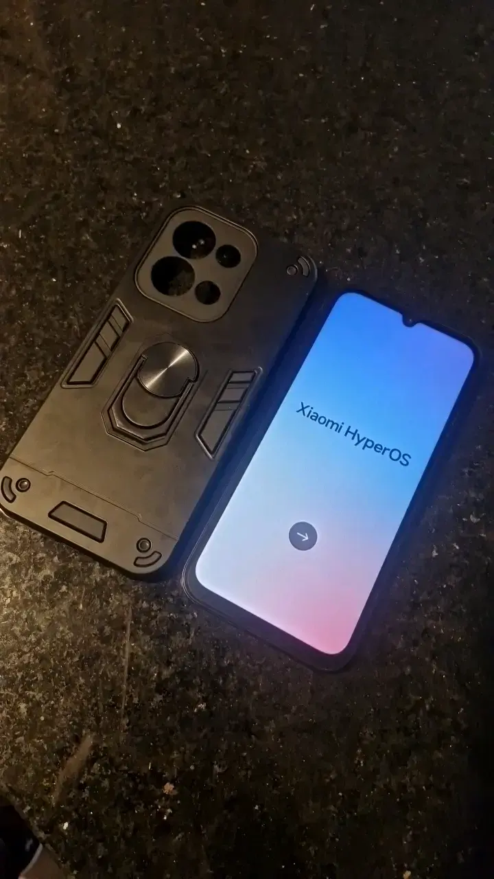 Smartphone Xiaomi con funda protectora