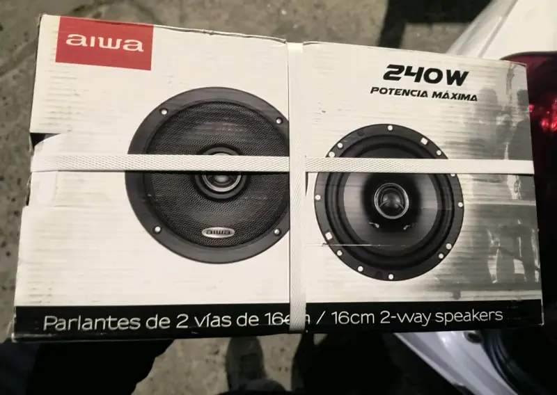 Parlantes Aiwa 2 Vías 240W AWS-1665P - 2