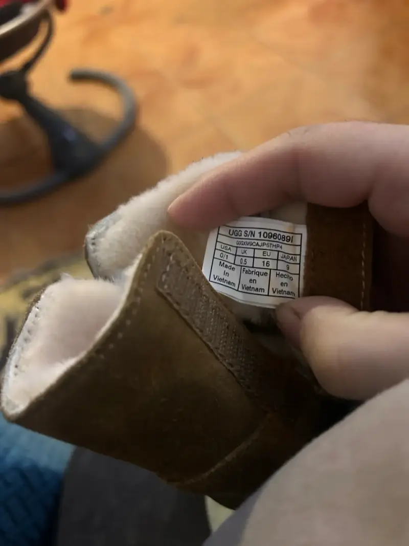 Botitas de bebé UGG marrones con forro de lana - 3
