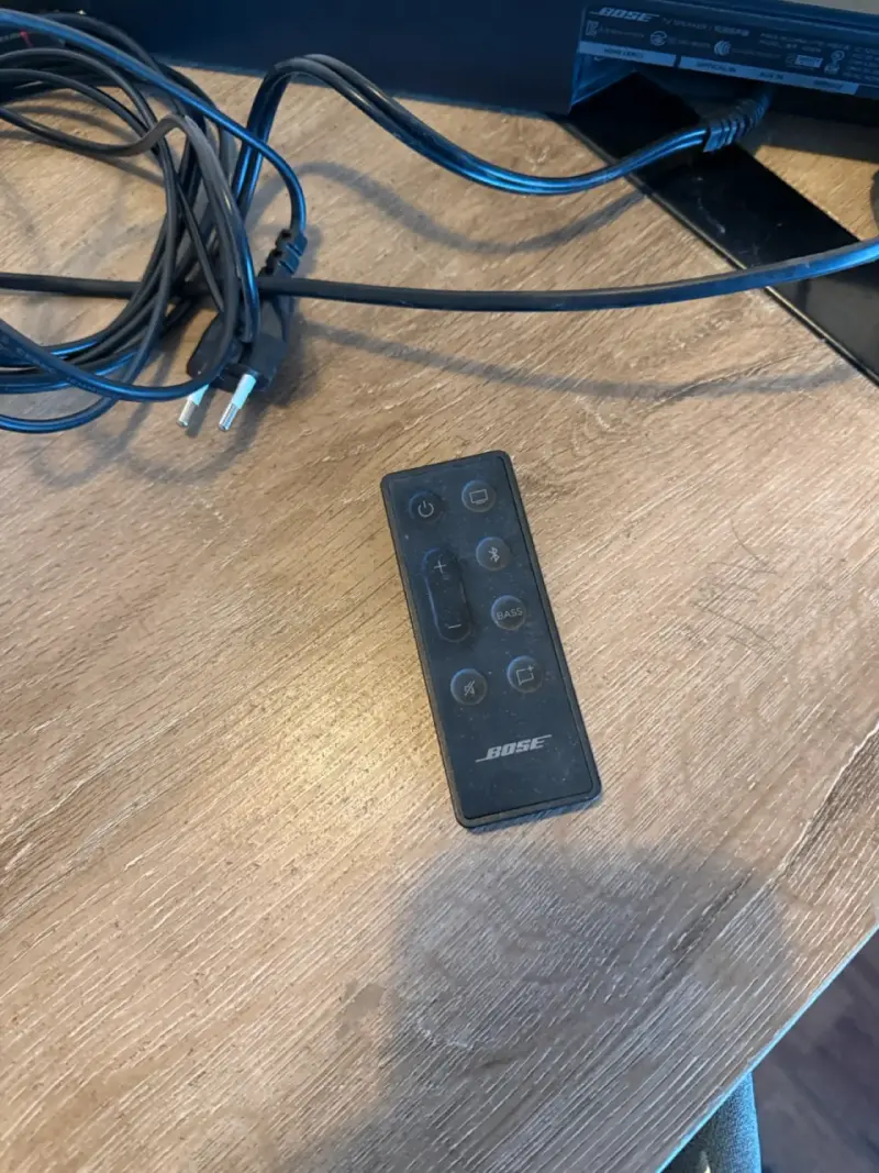 Barra de sonido Bose con control remoto - 3