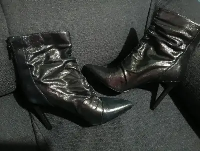 Botines de tacón alto negros brillantes - miniatura 3