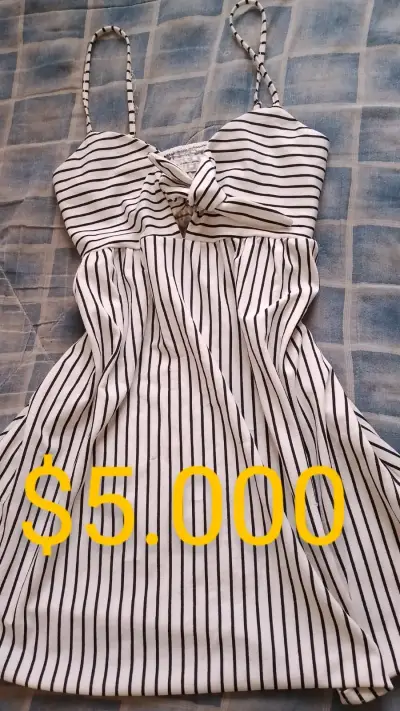Vestido negro con detalles de cordones talla XL - miniatura 2