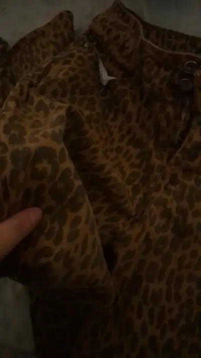 Pantalones de mujer con estampado animal print - miniatura 4