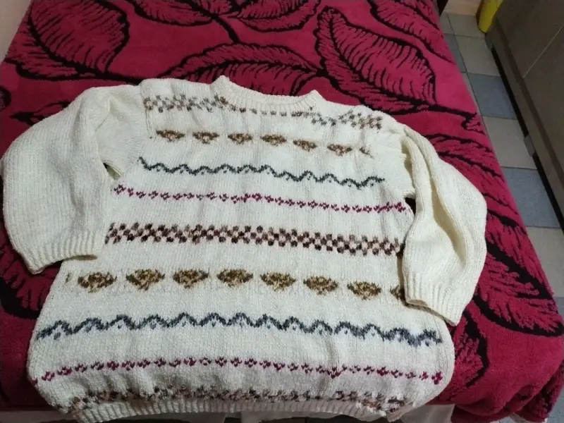 Suéter de lana blanco con diseño étnico - 1
