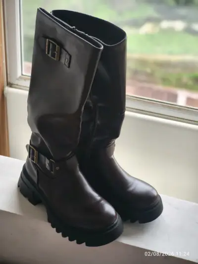 Botas de cuero marrón con hebillas - miniatura 1