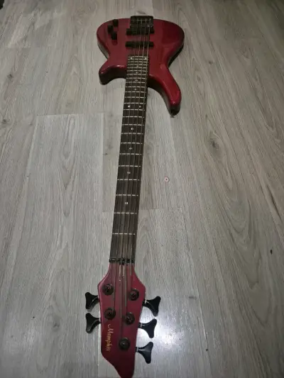 Bajo eléctrico rojo de 5 cuerdas - miniatura 3