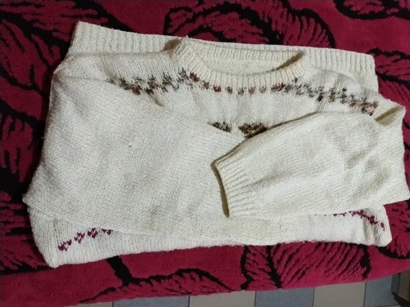 Suéter de lana blanco con diseño étnico - 3