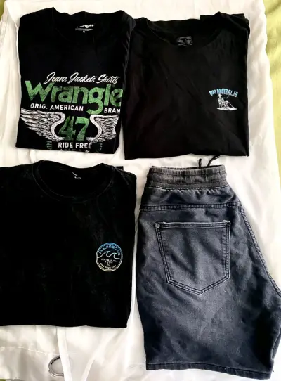 Pack de poleras estampadas Wrangler, Maui & Sons y Doo Australia - miniatura 1