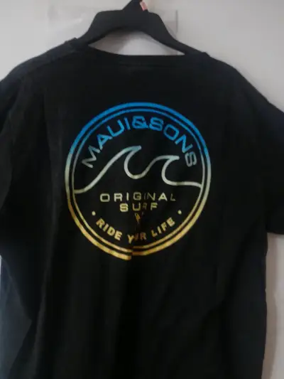 Pack de poleras estampadas Wrangler, Maui & Sons y Doo Australia - miniatura 3