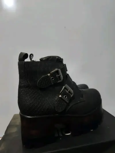 Botines de cuero negro con hebillas - miniatura 2