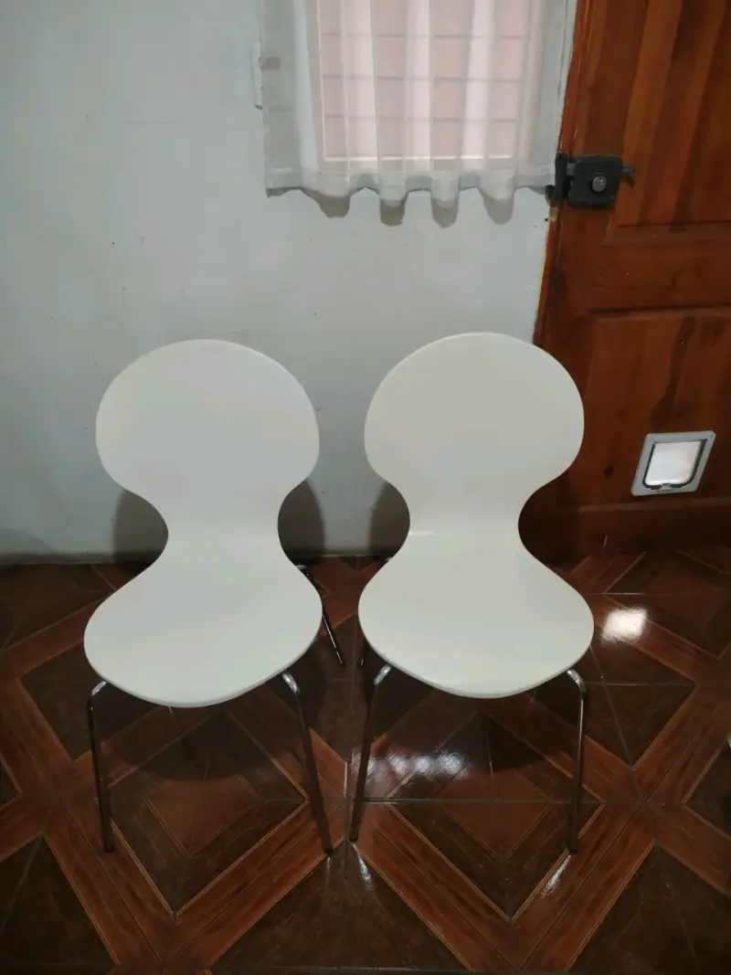 Juego de 2 sillas blancas modernas - 2
