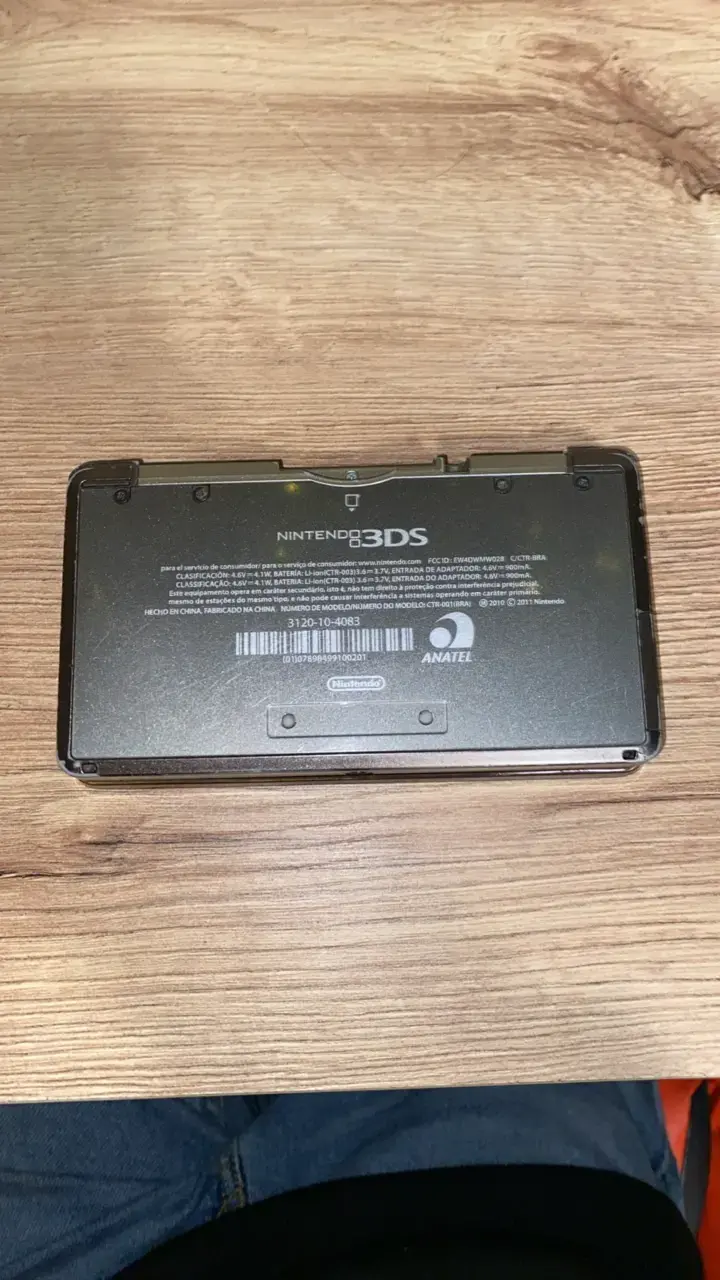 Nintendo 3DS negra en buen estado - 3
