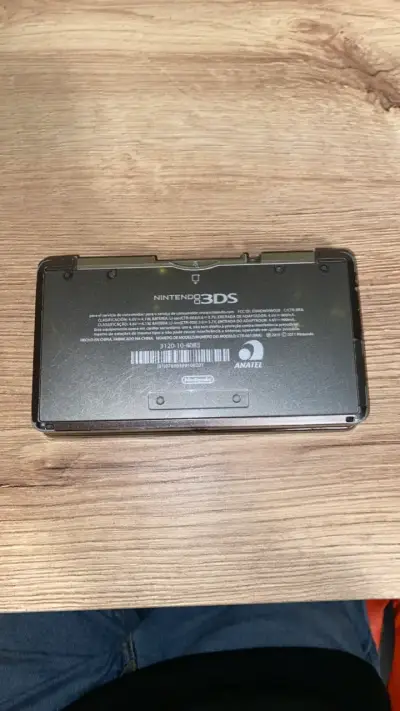 Nintendo 3DS negra en buen estado - miniatura 3