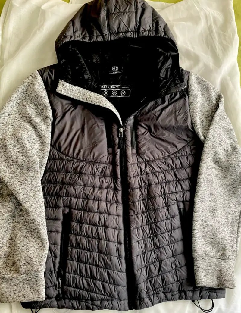 Chaqueta con capucha para hombre en gris y negro M