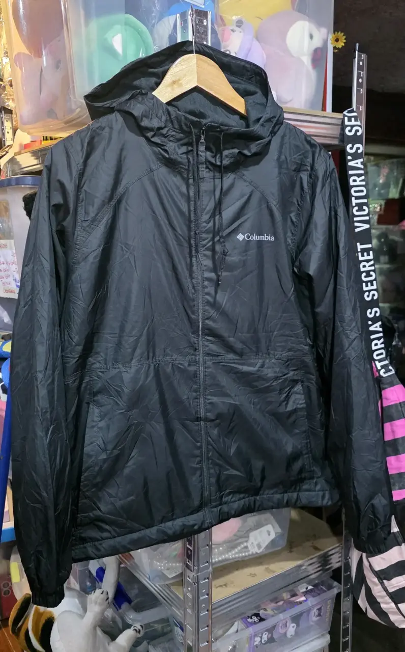 Chaqueta impermeable Columbia negra con capucha - 4