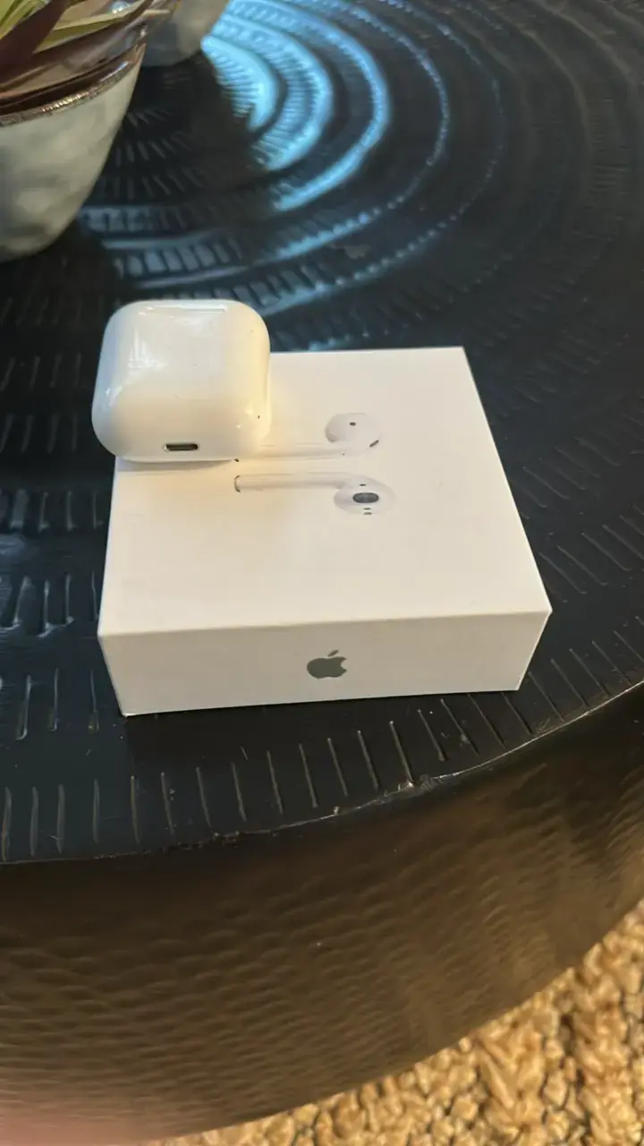 Apple Airpods inalámbricos con estuche de carga - 2