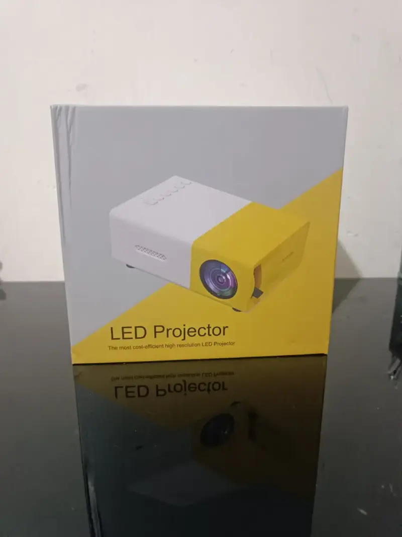 Proyector LED portátil de alta resolución - 1