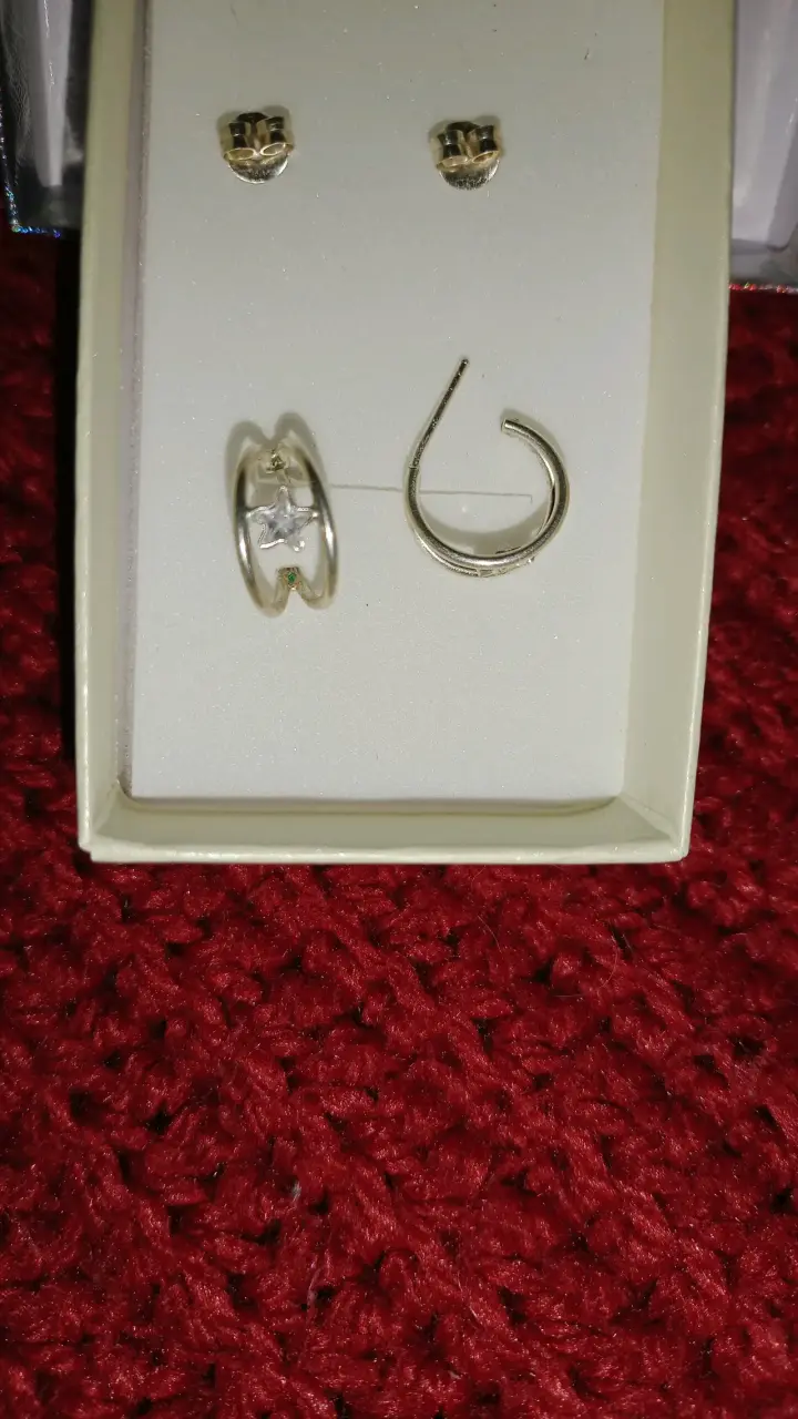 Aros de plata con diseño de estrella - 2