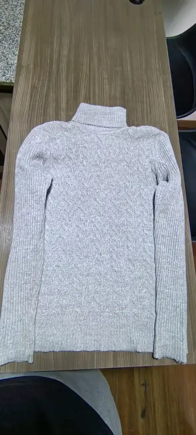 Suéter de punto gris para hombre - miniatura 3