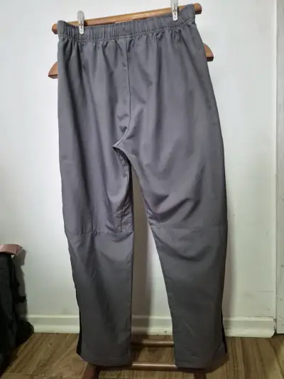 Pantalones deportivos grises Nike para hombre - miniatura 2
