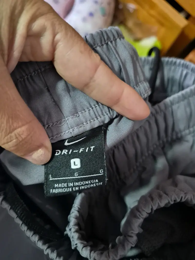 Pantalones deportivos grises Nike para hombre - 3