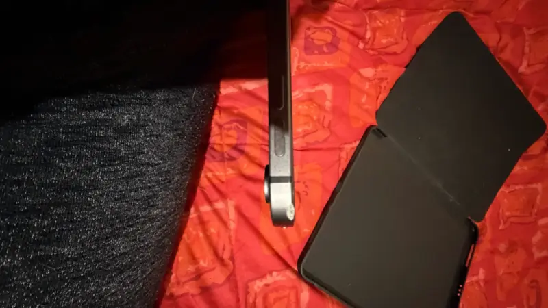 iPad Pro 12.9 pulgadas con funda y Apple Pencil - 3