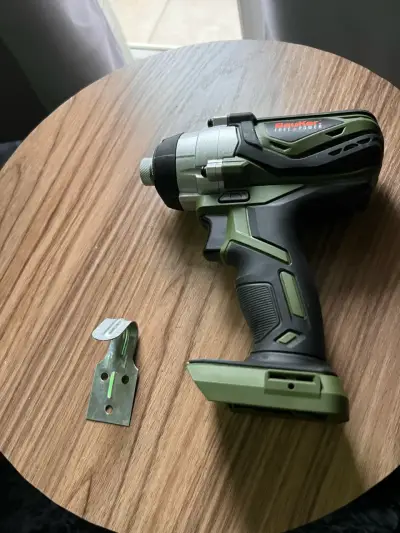 Atornillador de Impacto Inalámbrico Bauker 18V - miniatura 2