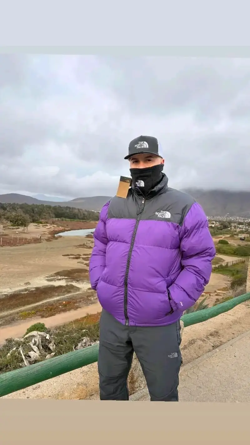 Chaqueta The North Face Puffer Negra y Morada - 2