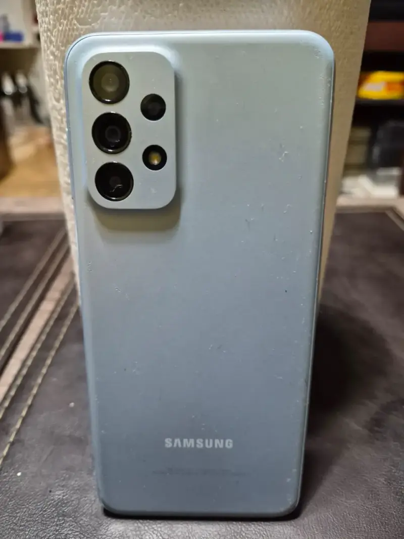 Smartphone Samsung Galaxy A23 5G en buen estado - 3