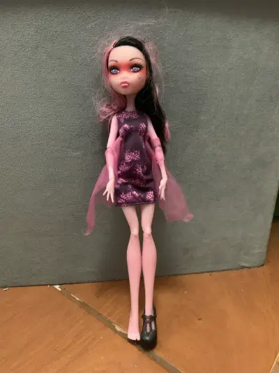 Muñeca Monster High Draculaura - miniatura 1