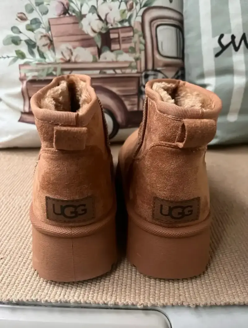 Botas tipo UGG color camel con forro inter