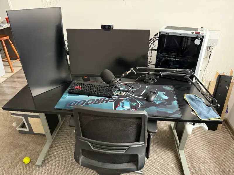 PC Gamer, monitores y escritorio - 1