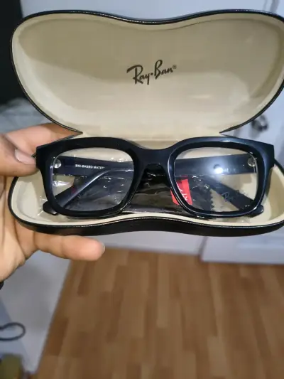 Gafas Ray-Ban negras con estuche - miniatura 1