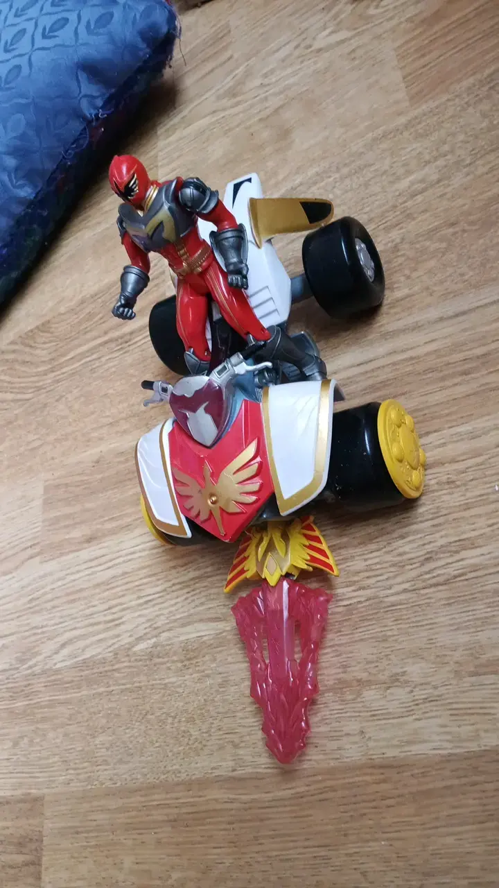 Figura de acción con vehículo Power Rangers - 2