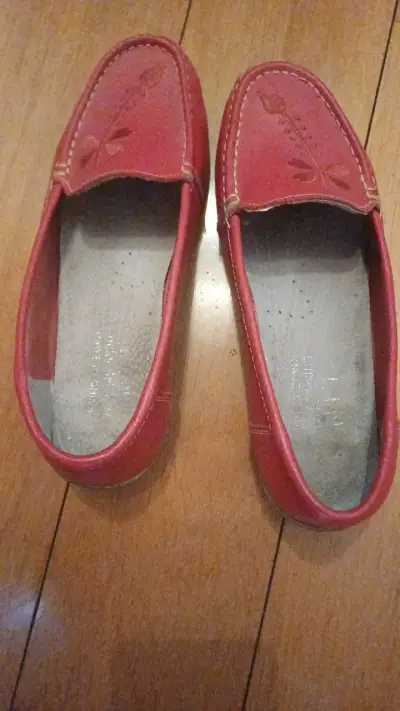 Mocasines rojos de cuero para mujer - miniatura 1