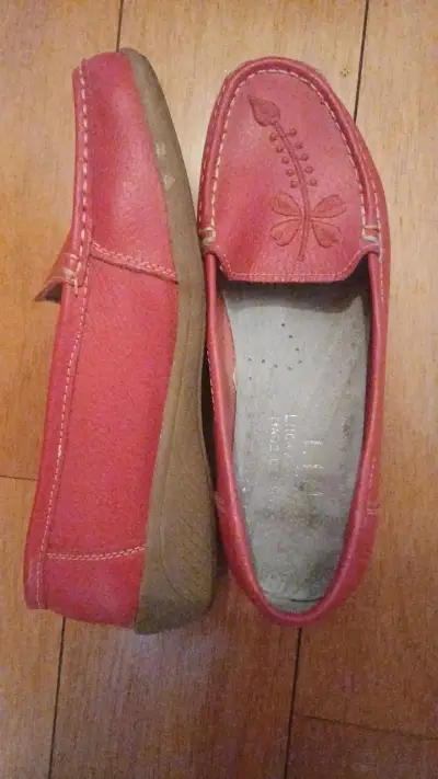 Mocasines rojos de cuero para mujer - miniatura 3