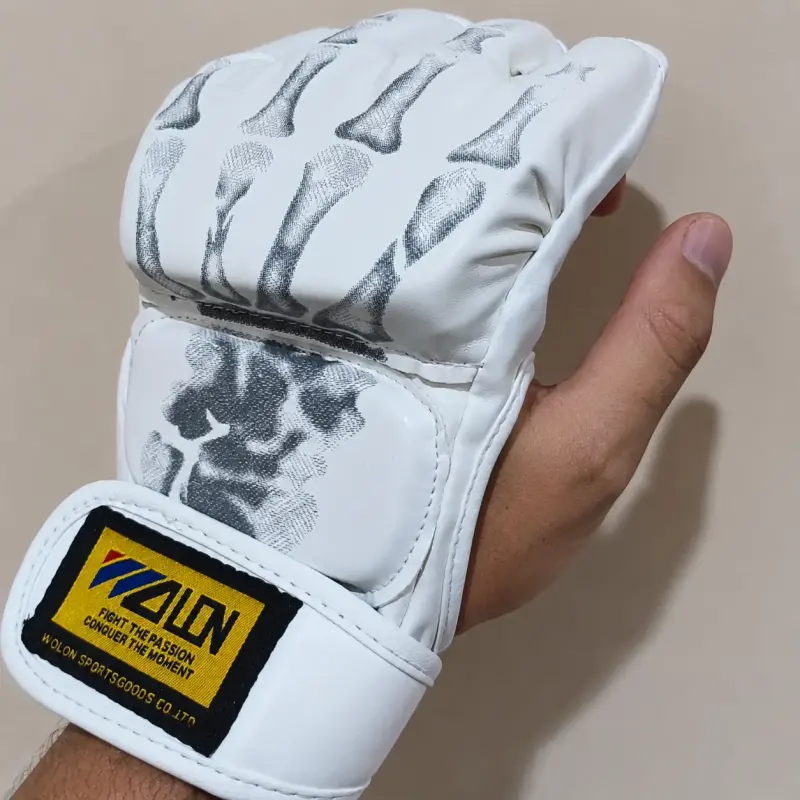 Guantes de MMA Wolon blancos con diseño de huesos - 4