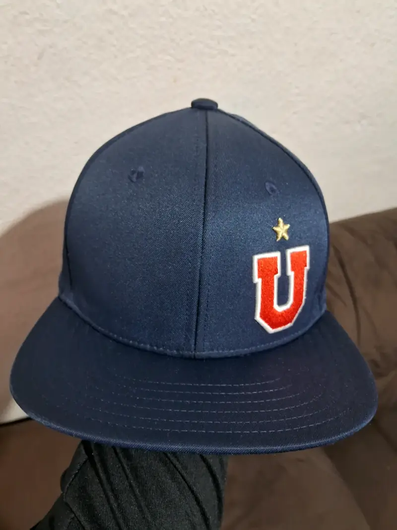 Gorra azul Universidad de Chile Adidas