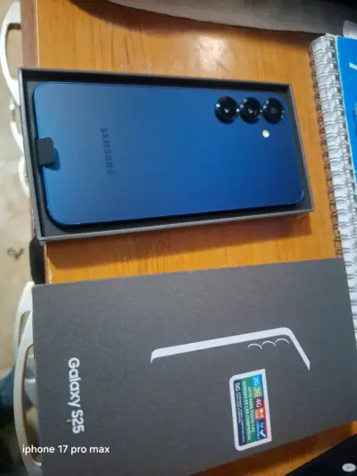 Samsung Galaxy S25 Azul de 256gb y 12 de ram - miniatura 3