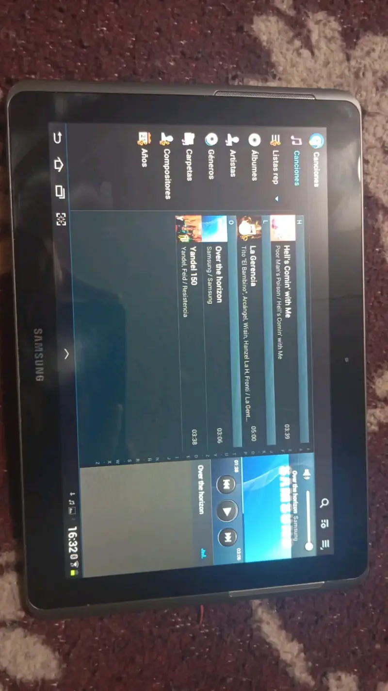 Tablet Samsung con cargador en buen estado - 4