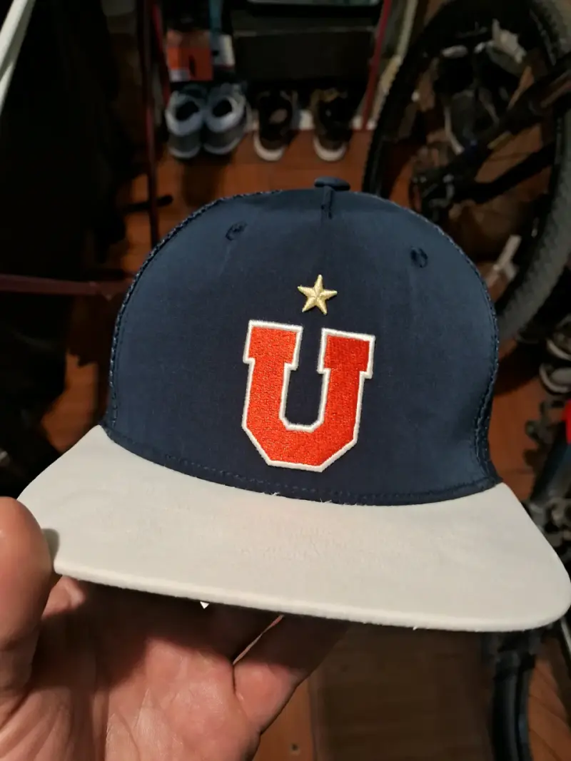 Gorra azul Universidad de Chile Adidas