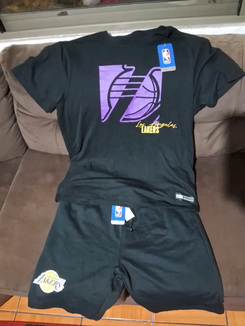 Set de polera y short NBA Los Angeles Lakers