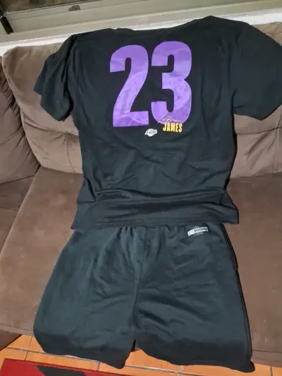 Set de polera y short NBA Los Angeles Lakers - miniatura 2